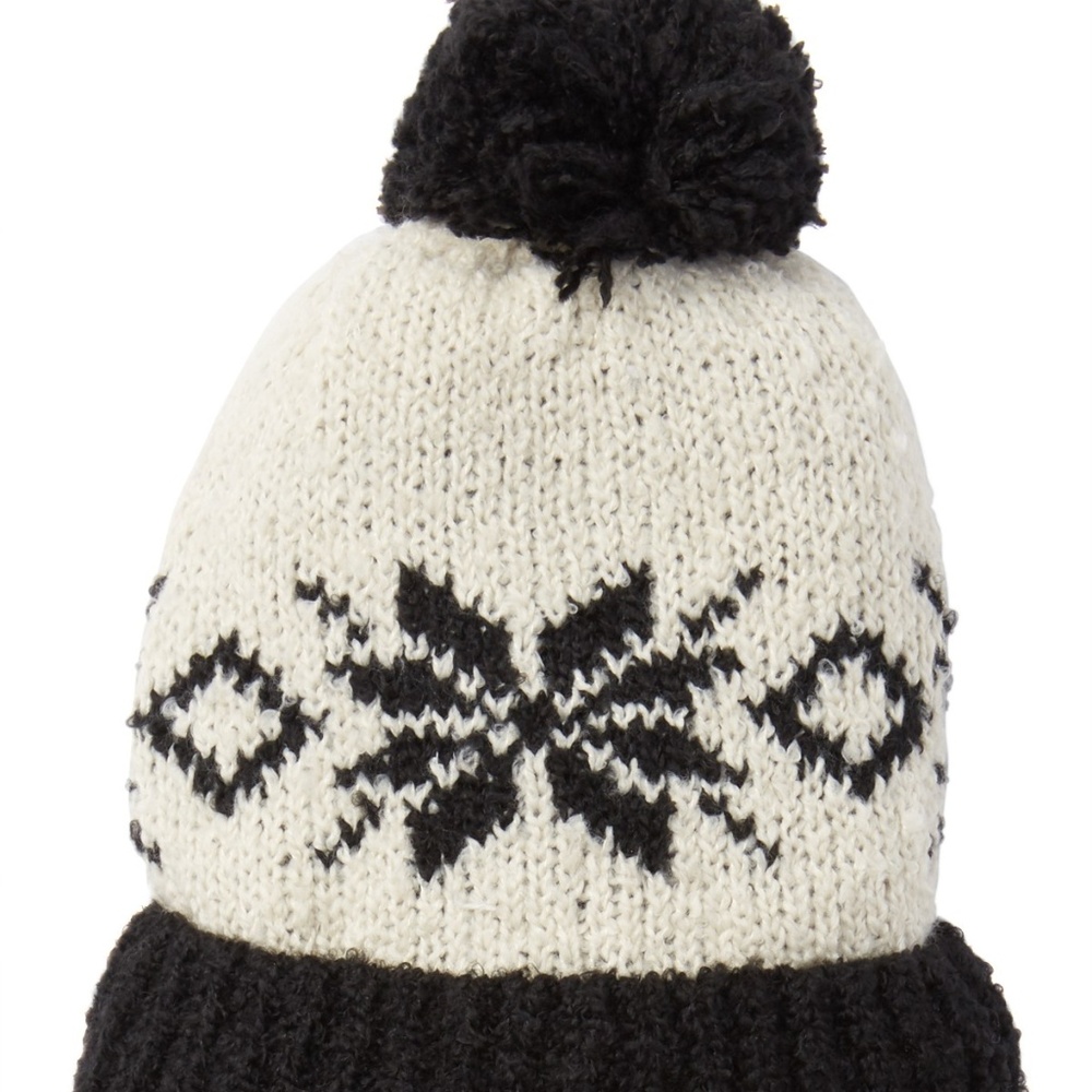 Free People Snow Bird Pompom Beanie CR/BLK NEW!!